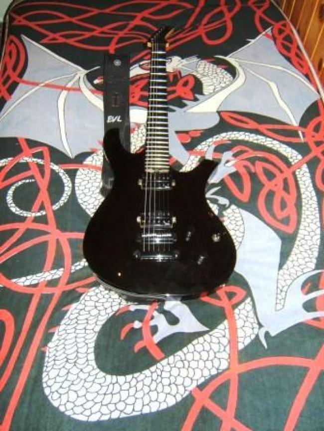 nius jangil guitar!